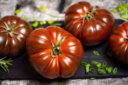 Black Strawberry Tomato